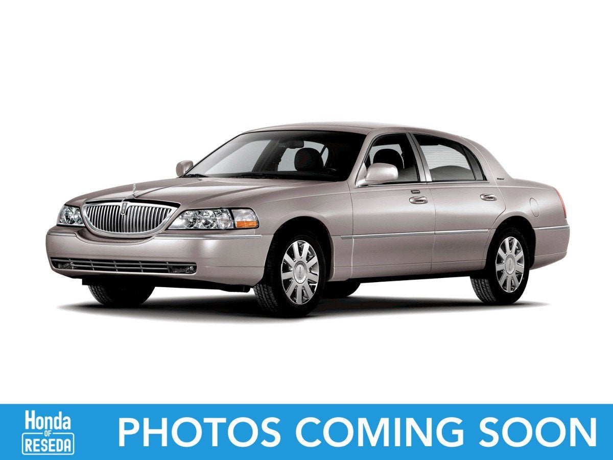 2010 Lincoln Town Car Signature Limited