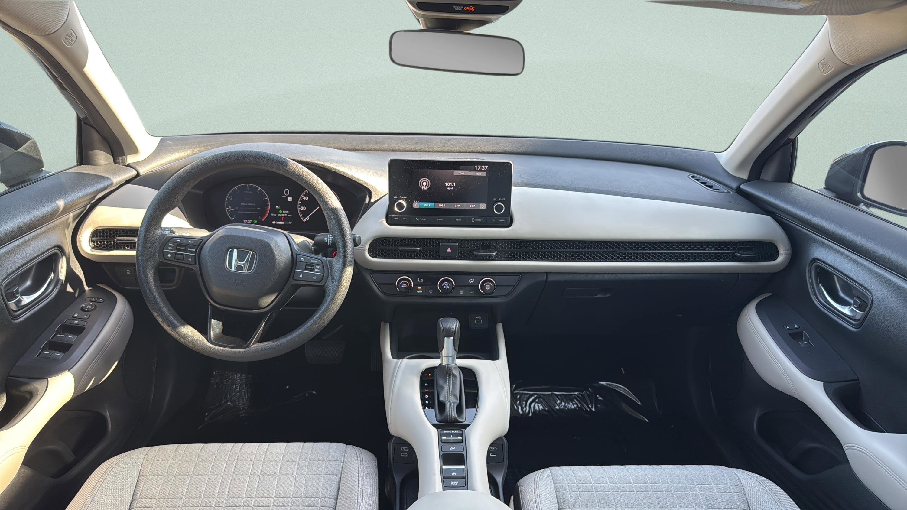 2025 Honda HR-V LX