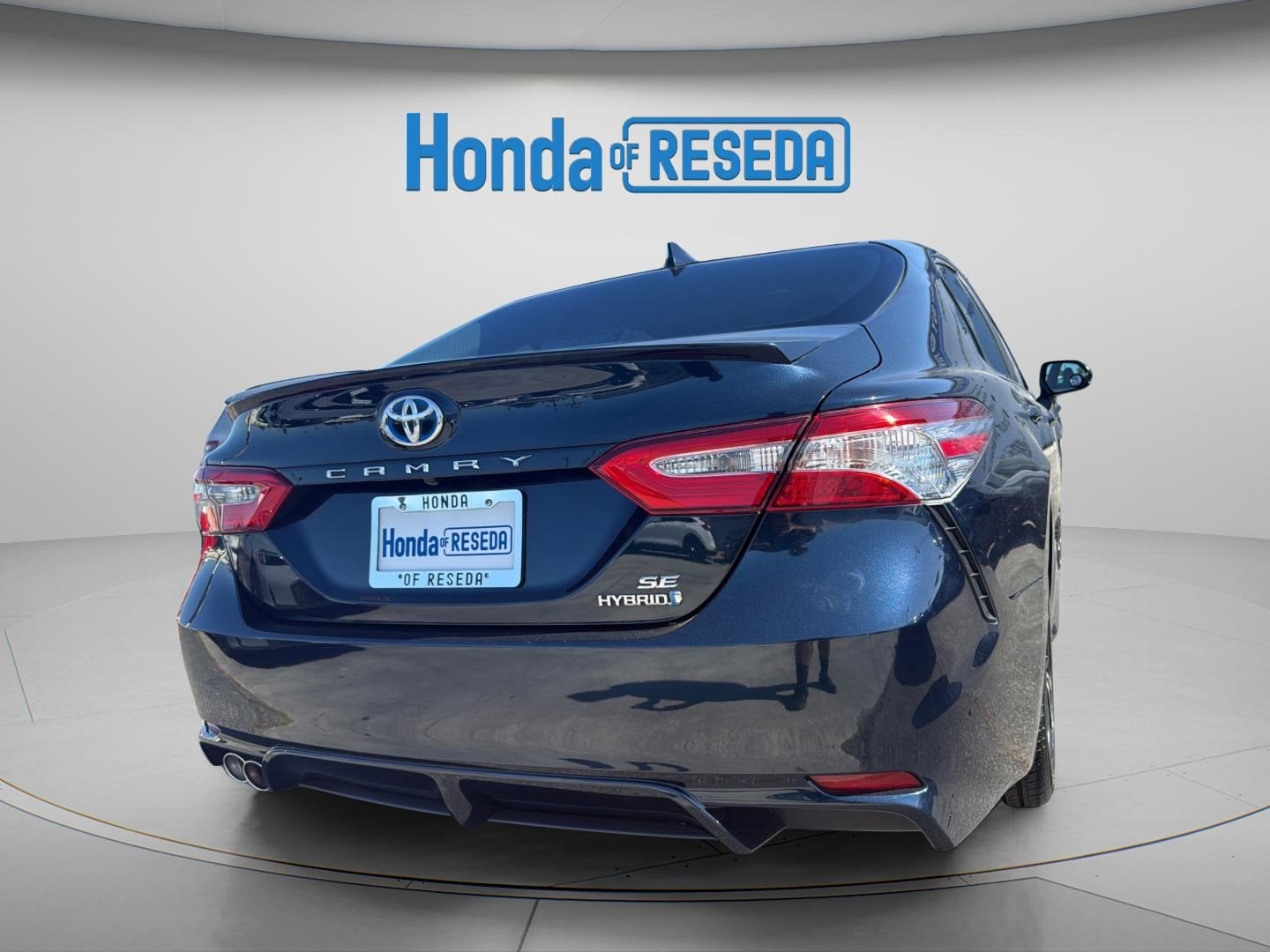 2020 Toyota Camry Hybrid SE