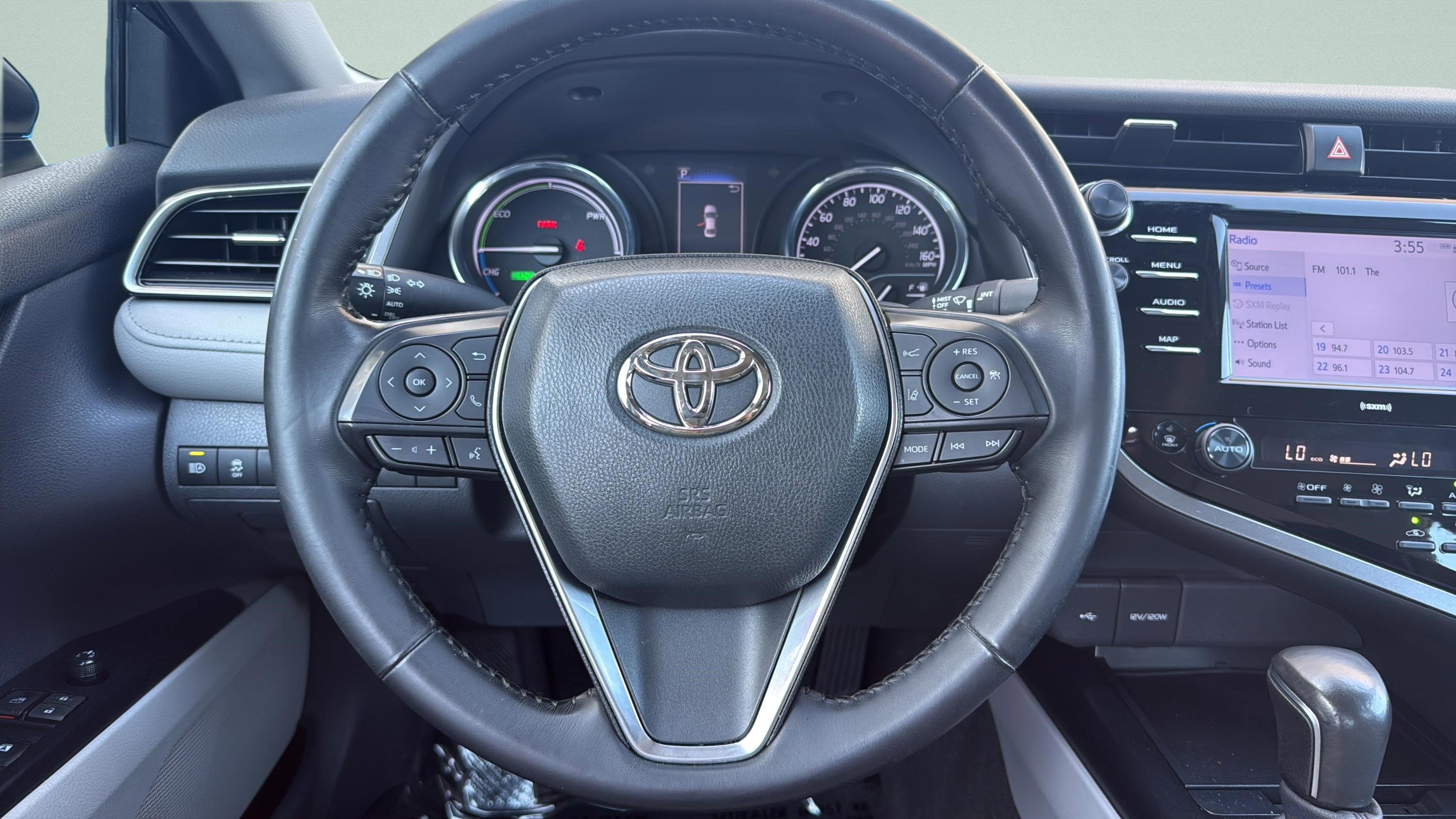 2020 Toyota Camry Hybrid SE