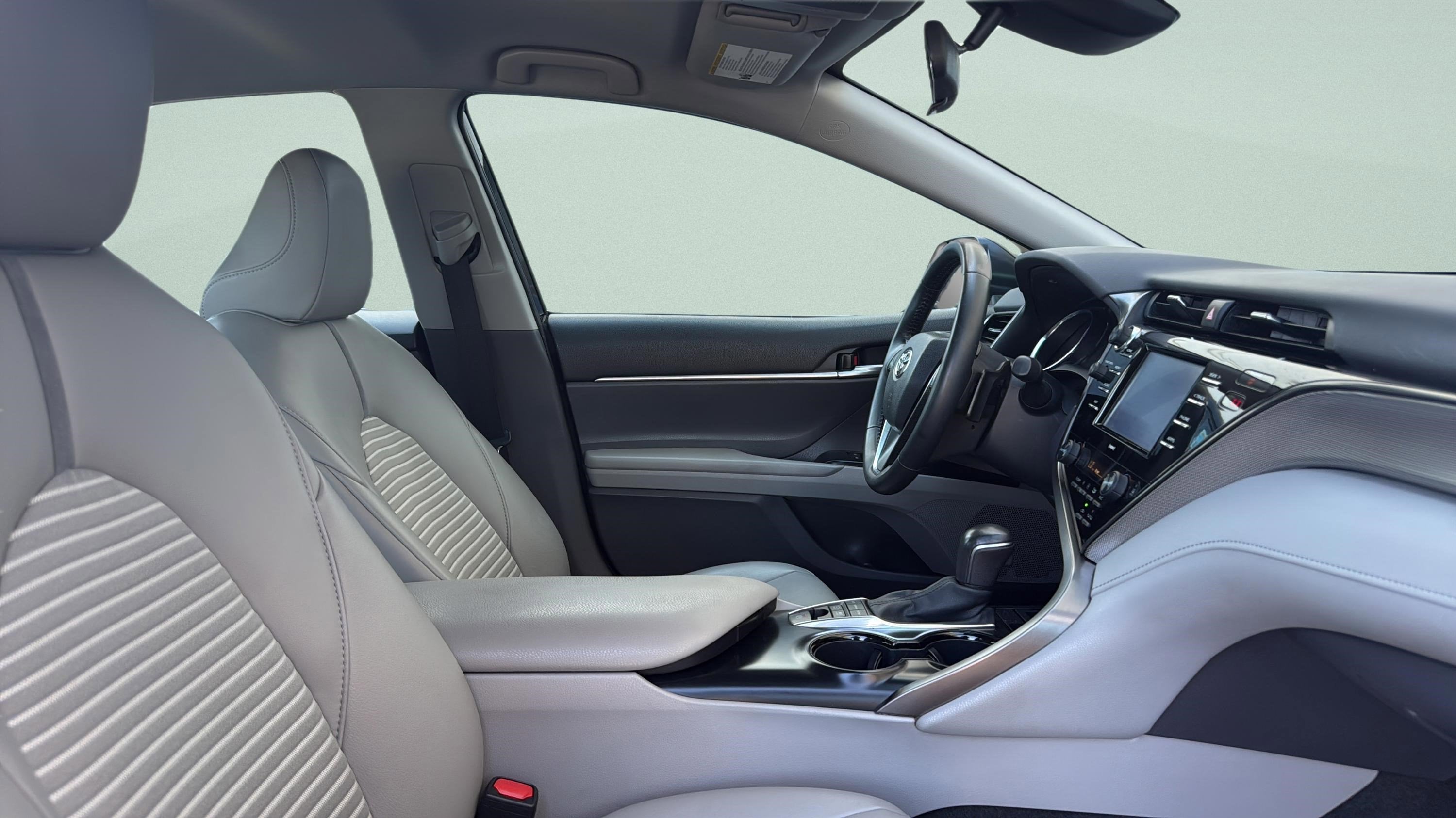 2020 Toyota Camry Hybrid SE