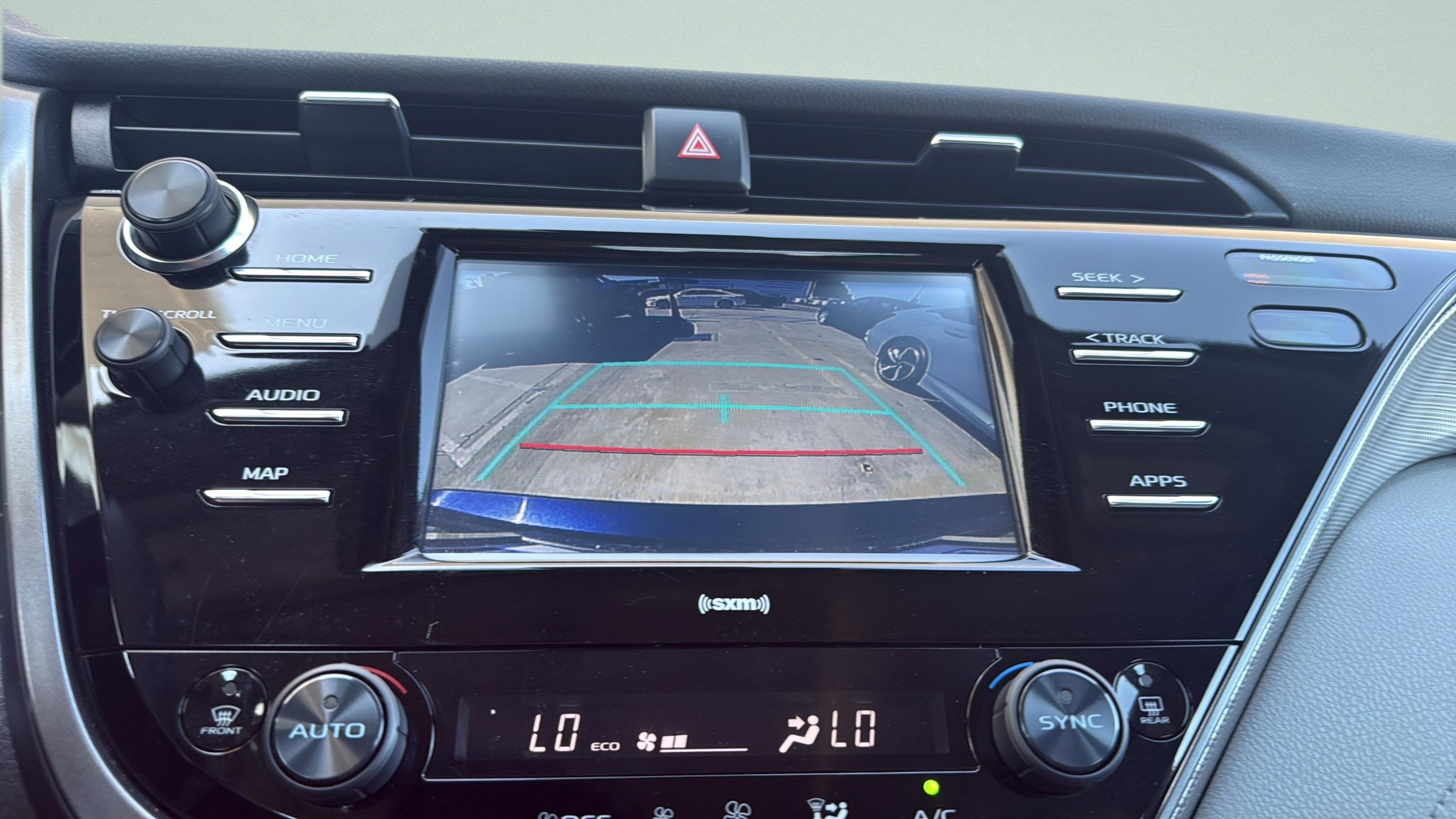 2020 Toyota Camry Hybrid SE