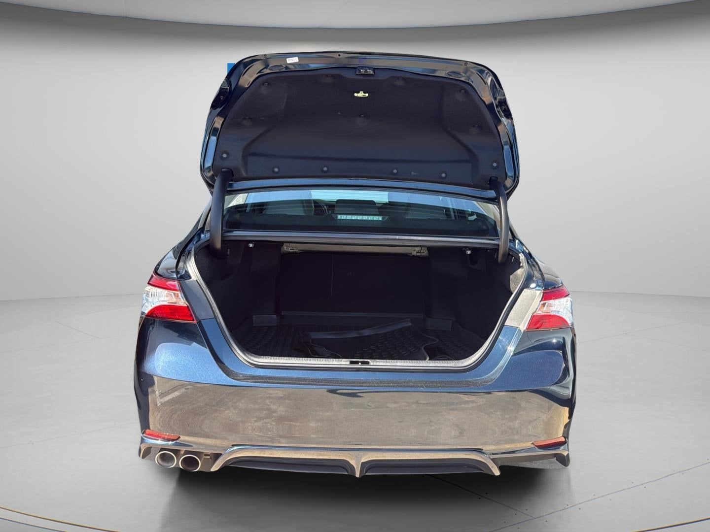 2020 Toyota Camry Hybrid SE