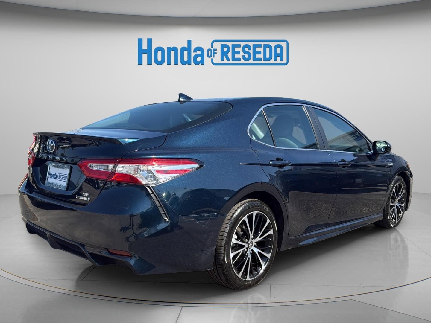 2020 Toyota Camry Hybrid SE