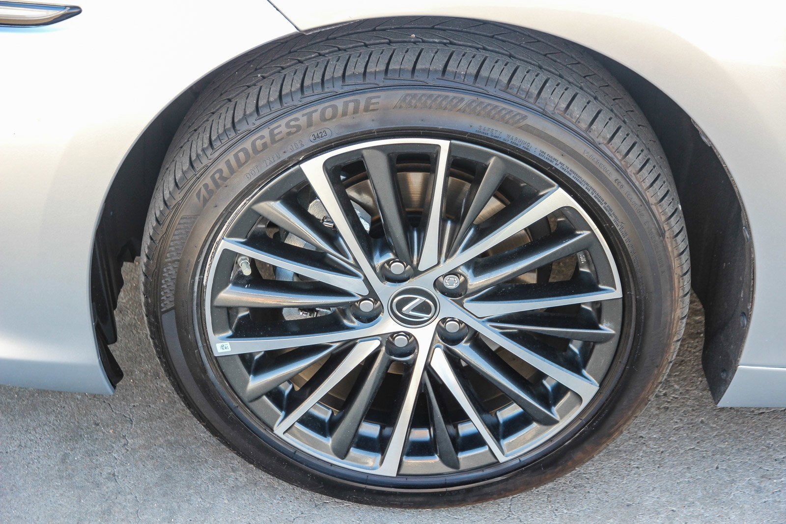 2024 Lexus ES 300h 300h