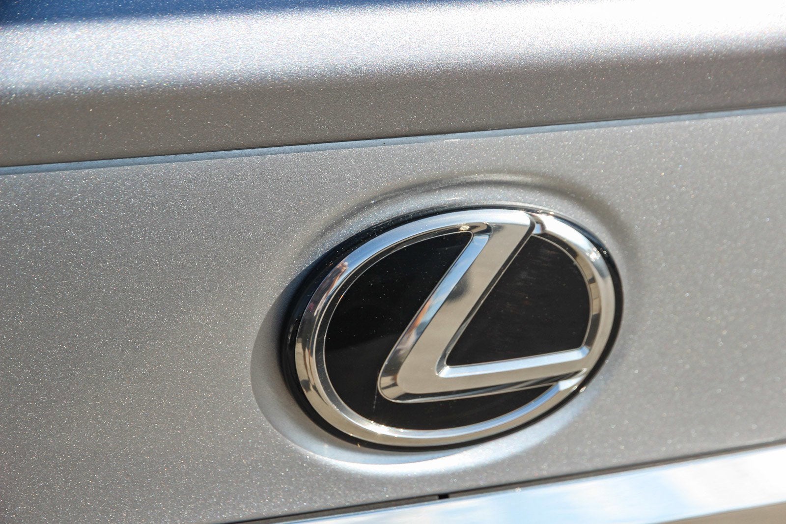 2024 Lexus ES 300h 300h