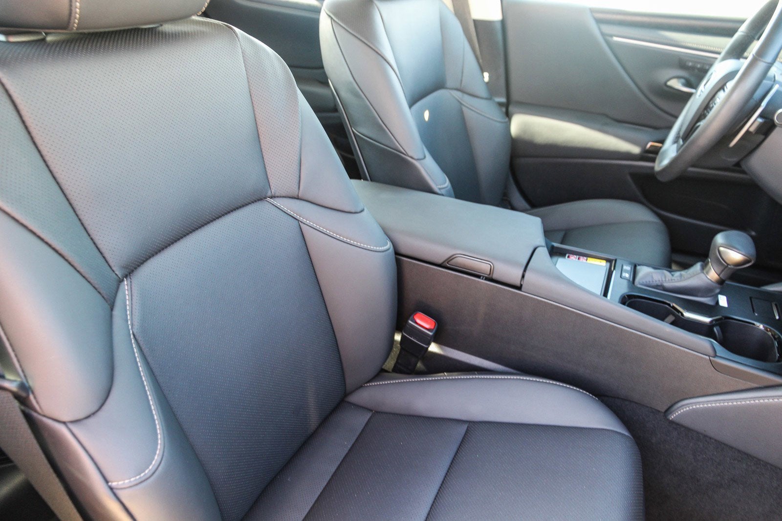 2024 Lexus ES 300h 300h