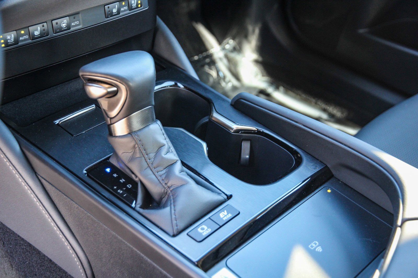 2024 Lexus ES 300h 300h