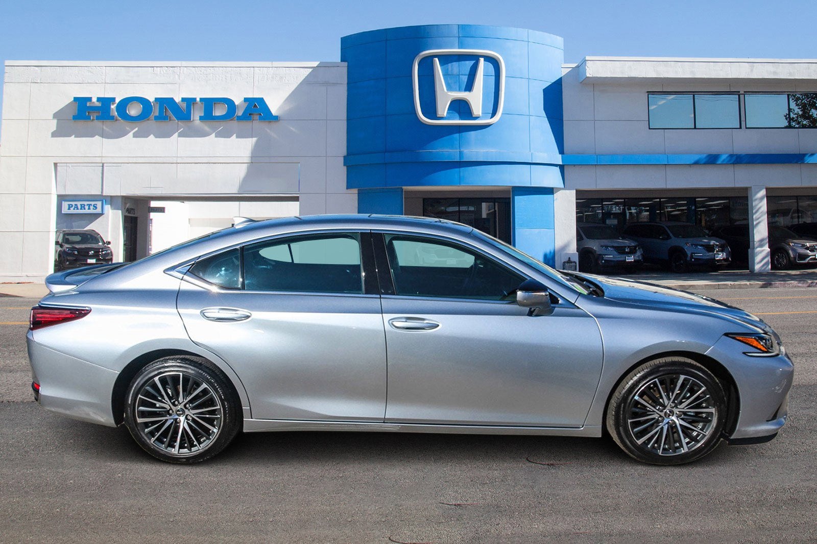 2024 Lexus ES 300h 300h