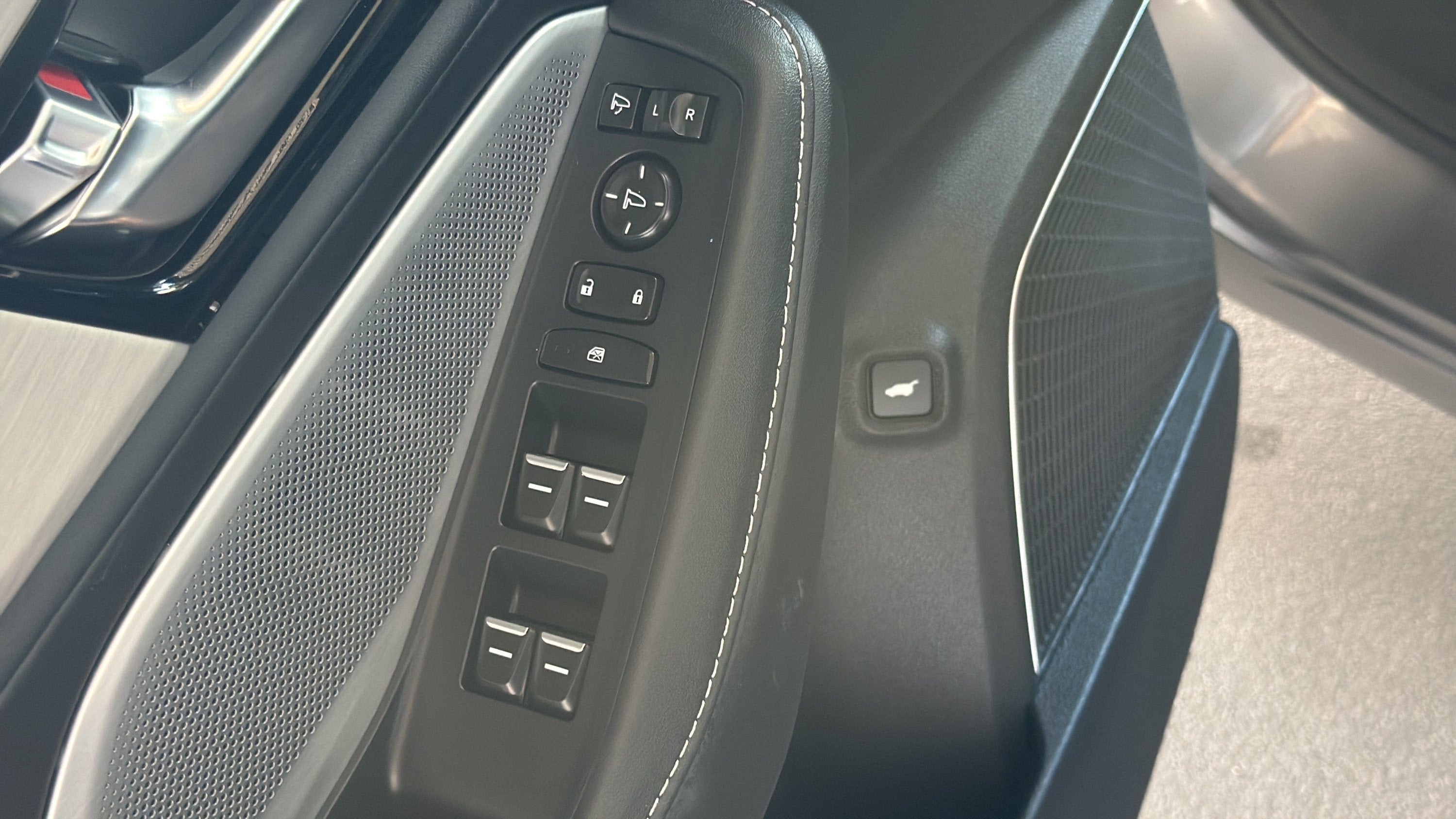 2025 Acura MDX w/Technology Package