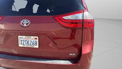 2017 Toyota Sienna XLE