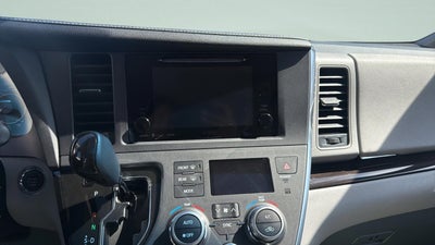 2017 Toyota Sienna XLE