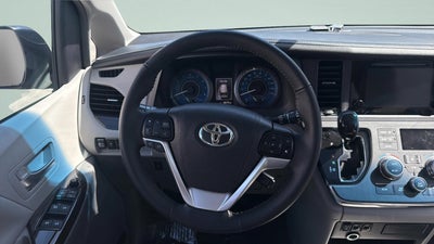 2017 Toyota Sienna XLE