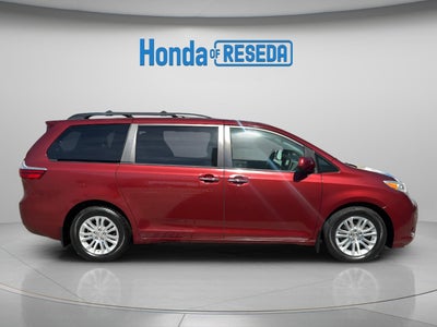2017 Toyota Sienna XLE