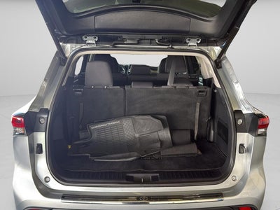 2022 Toyota Highlander LE