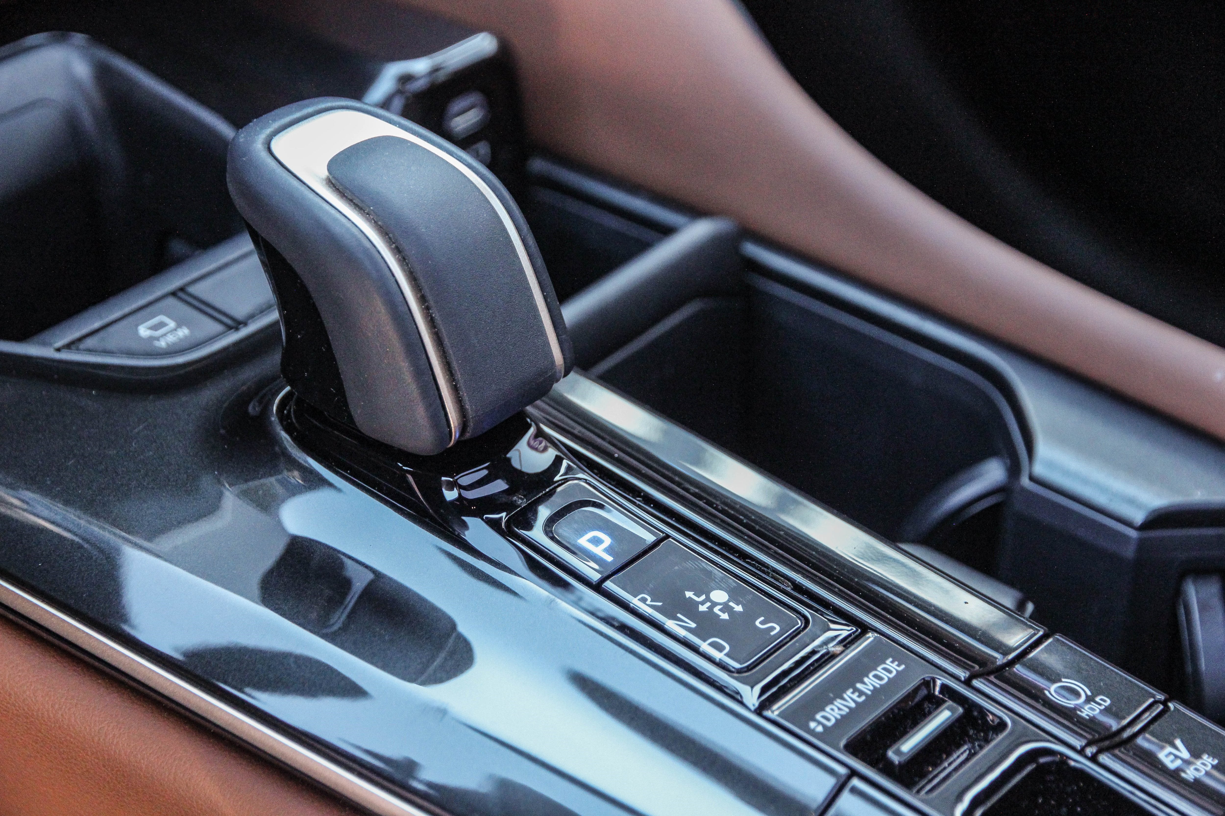 2025 Toyota Crown Signia Limited