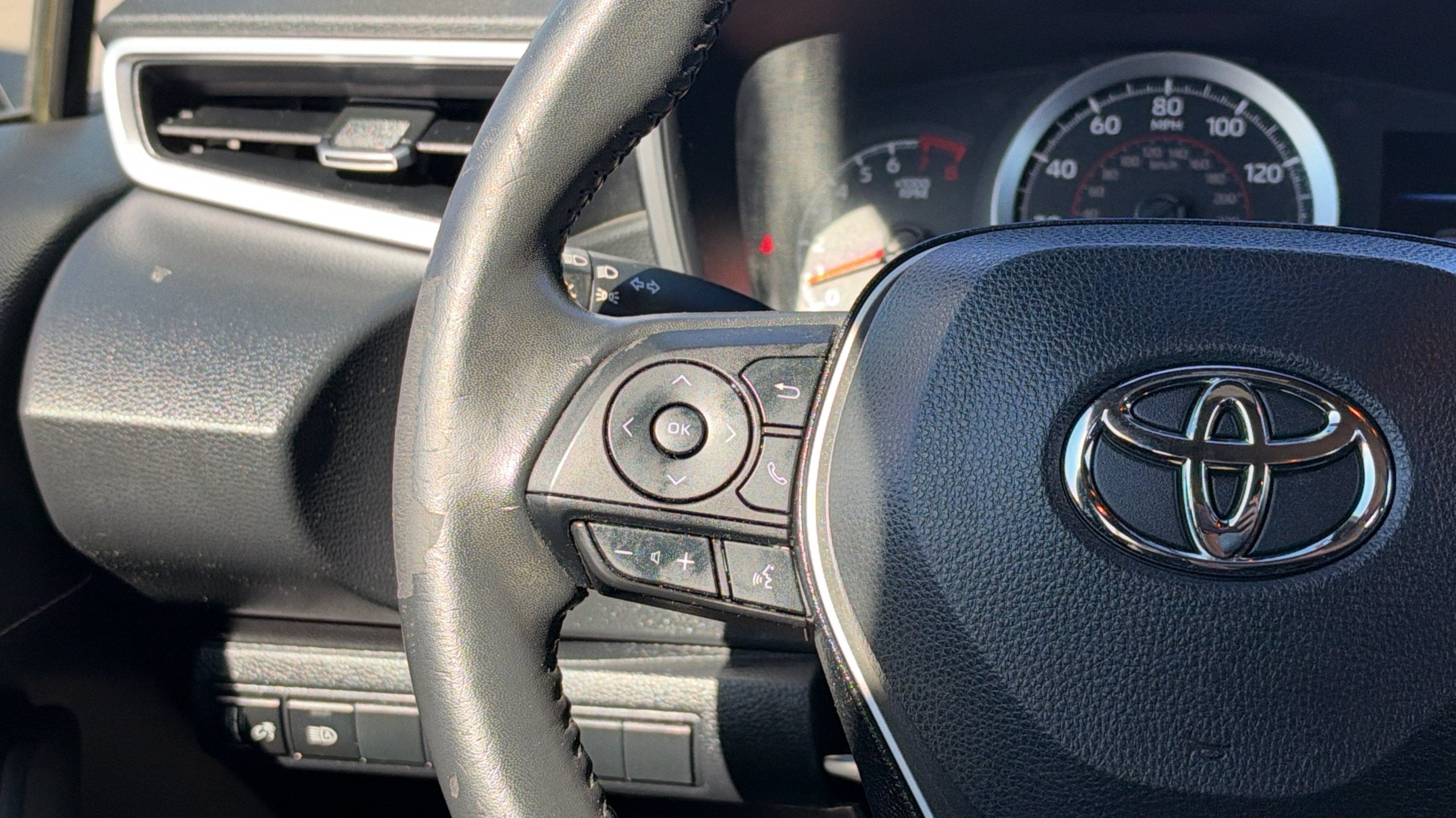 2022 Toyota Corolla Hatchback SE