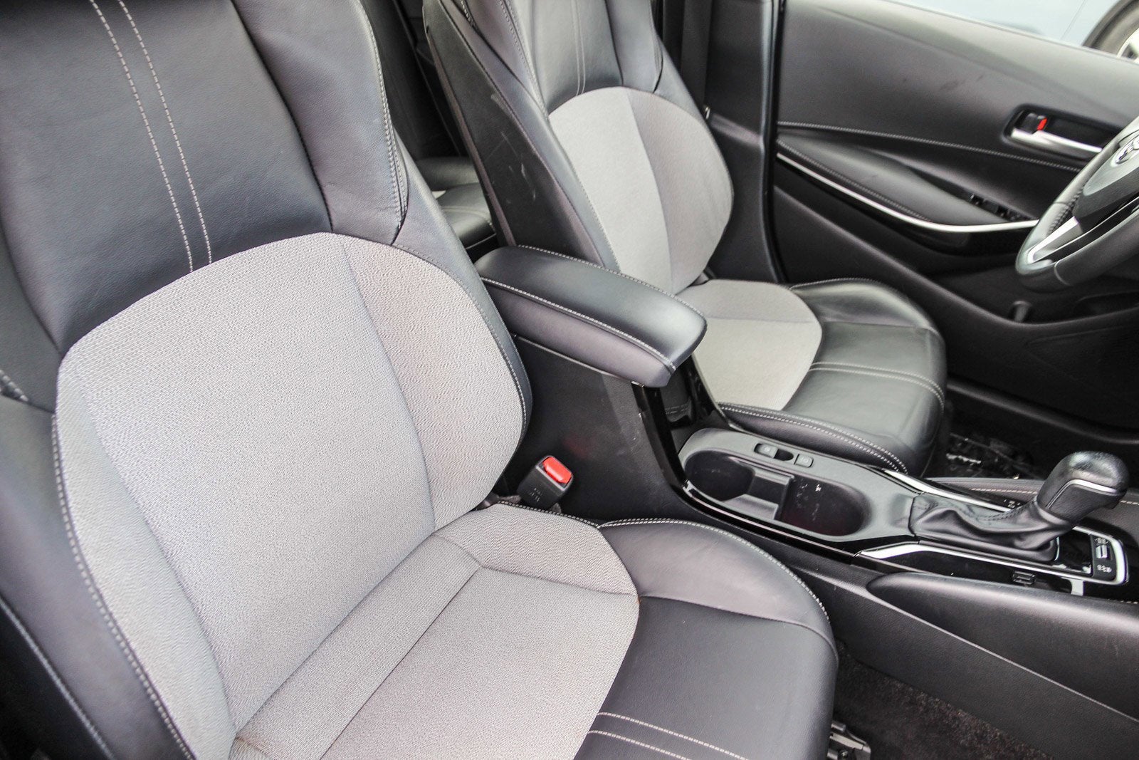 2025 Toyota Corolla Hatchback XSE