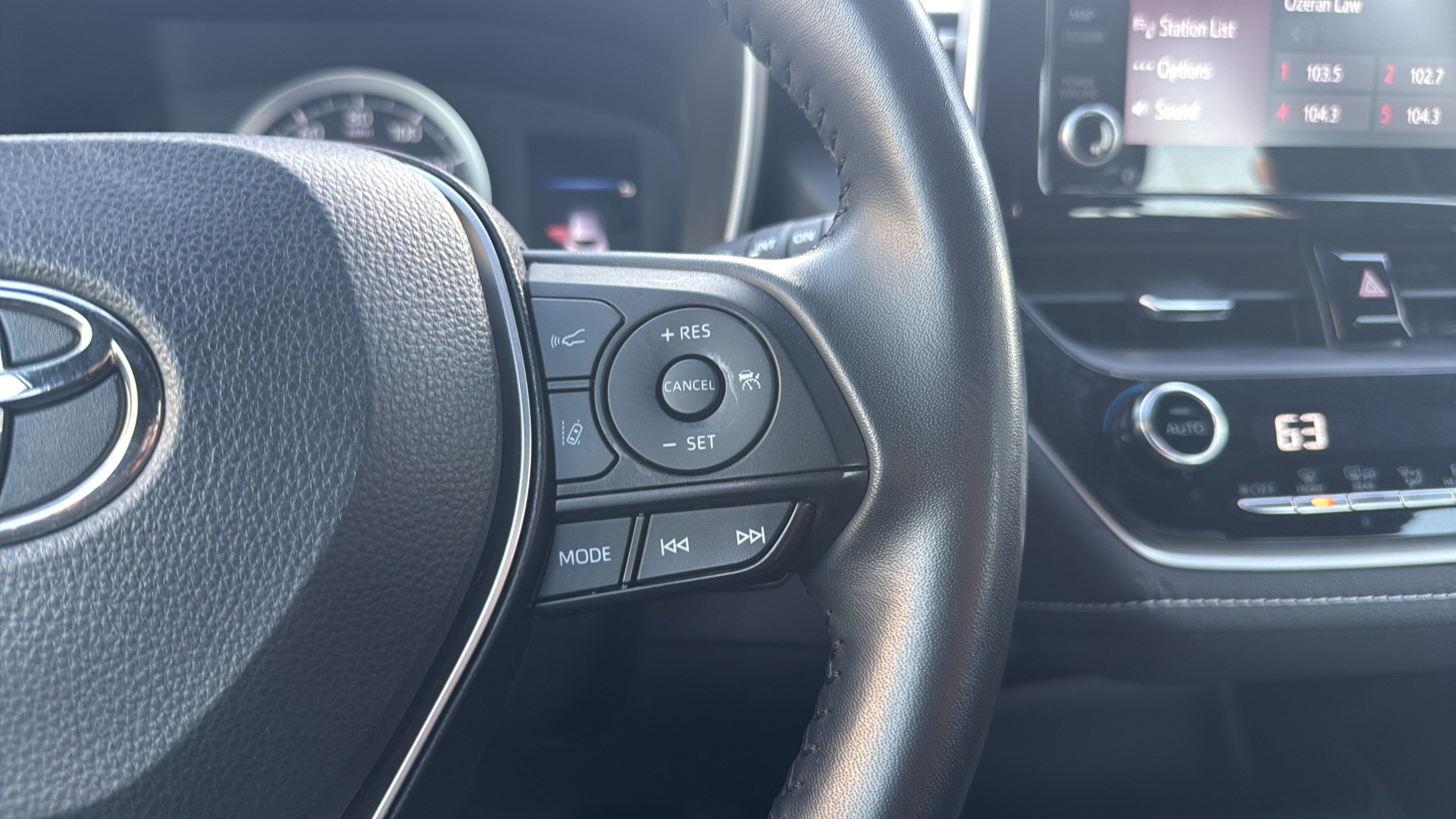 2022 Toyota Corolla Hatchback SE