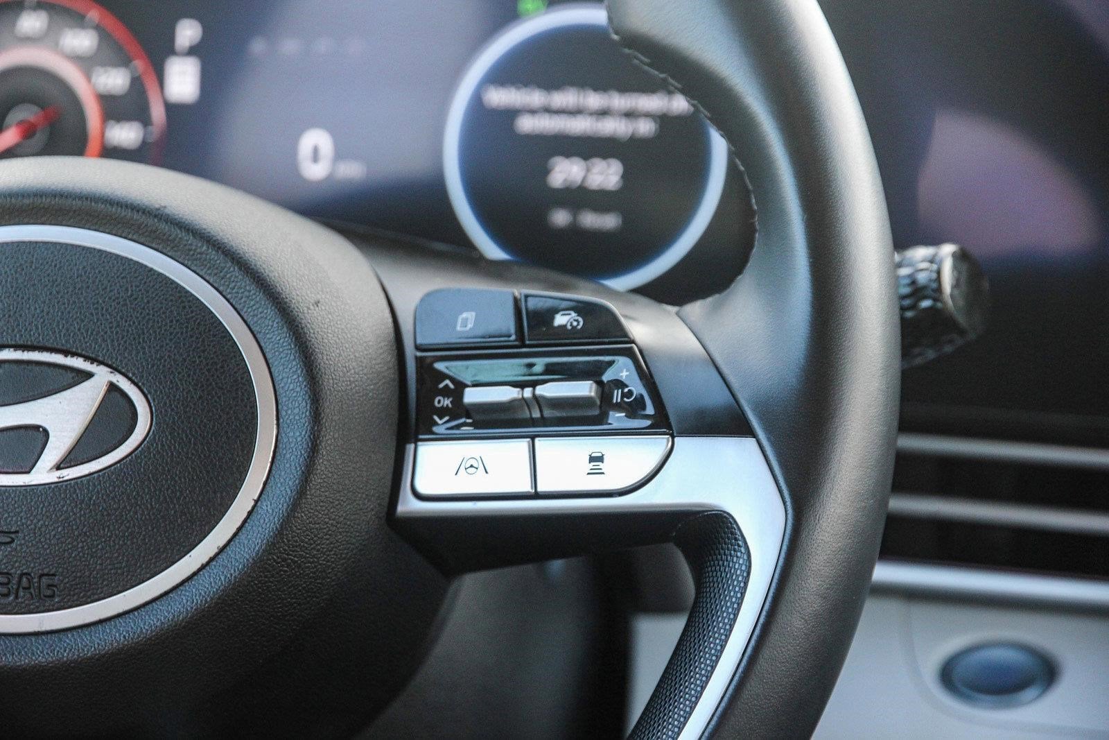 2024 Hyundai Elantra Hybrid Limited