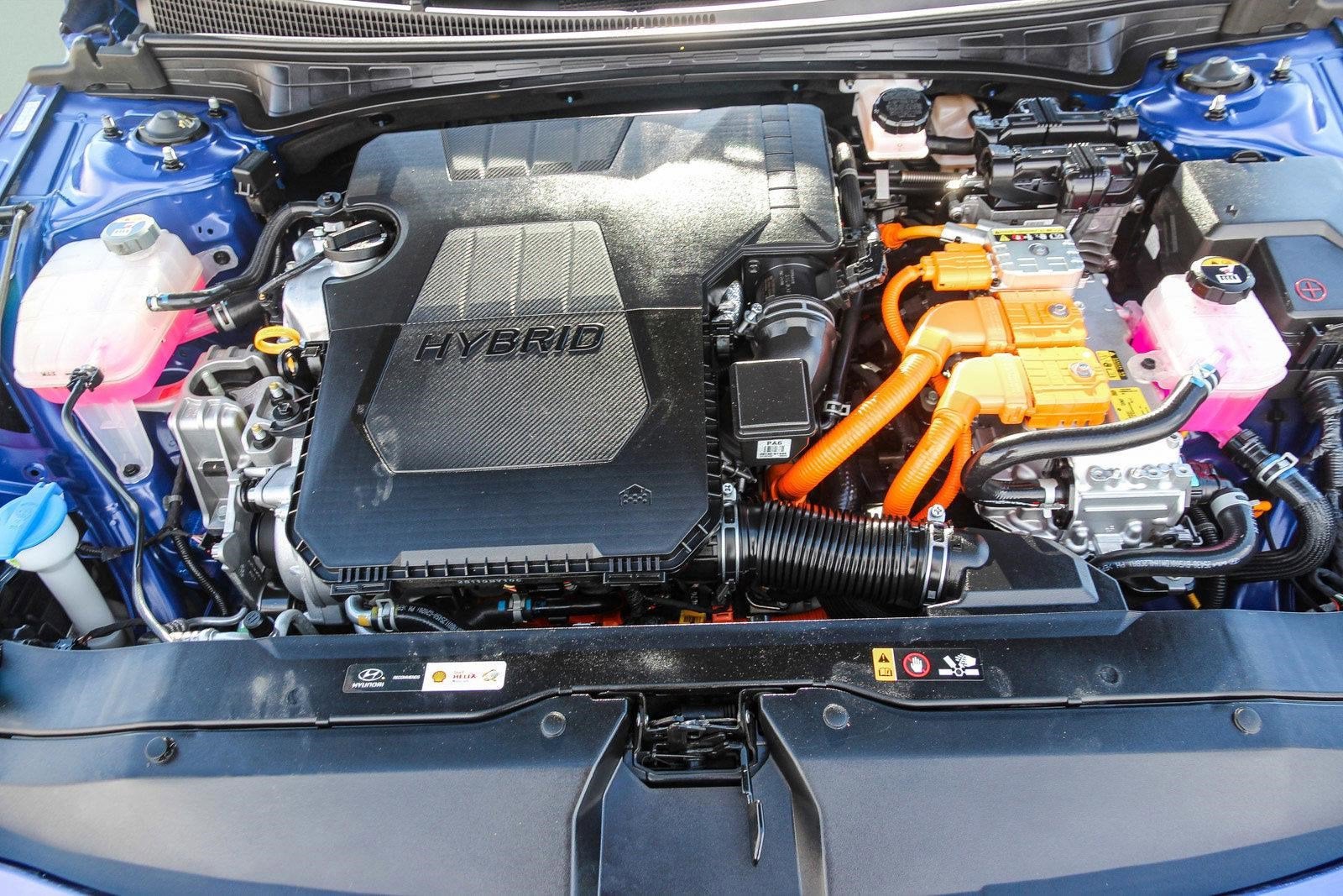 2024 Hyundai Elantra Hybrid Limited