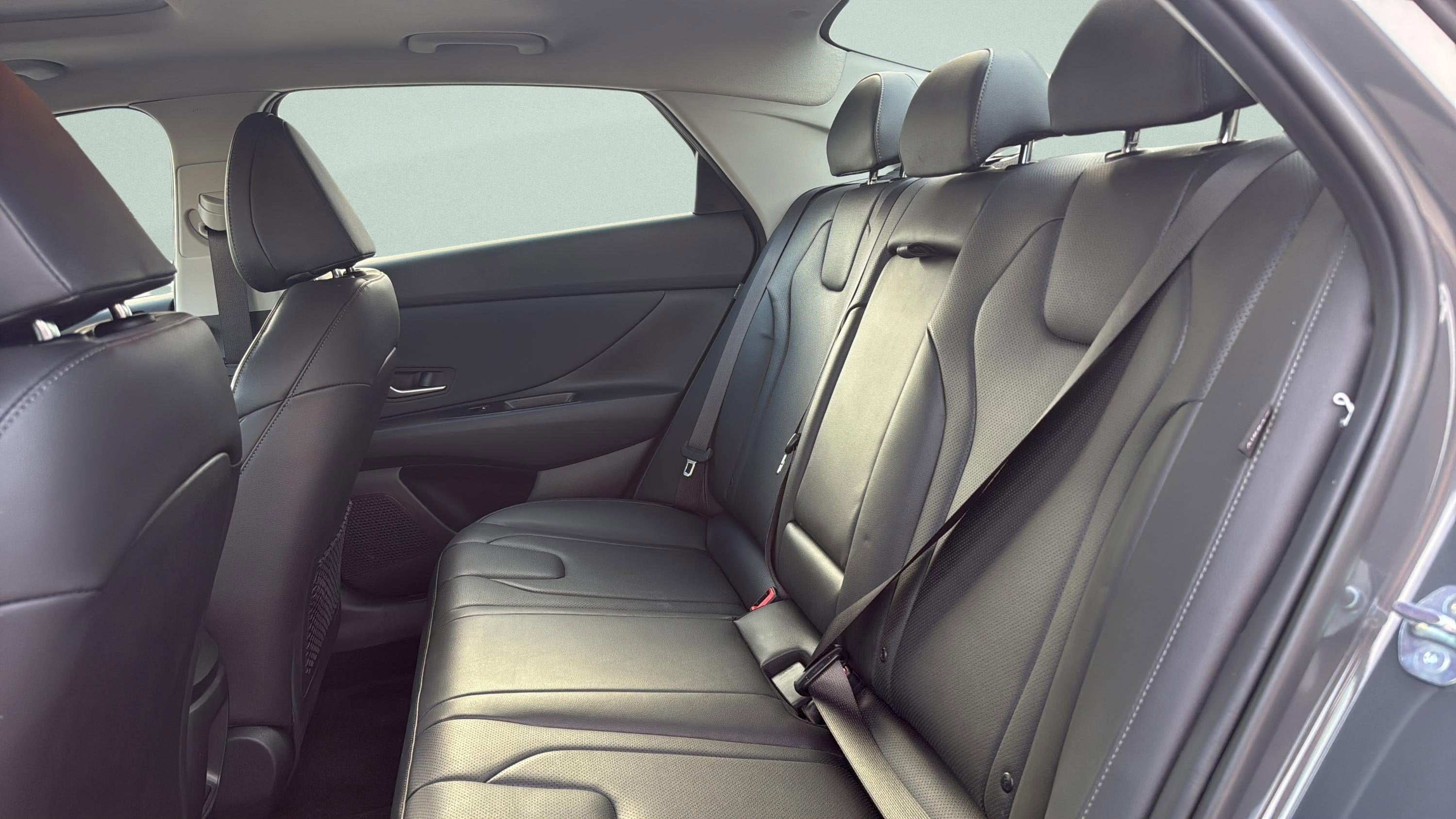 2025 Hyundai Elantra Hybrid Limited
