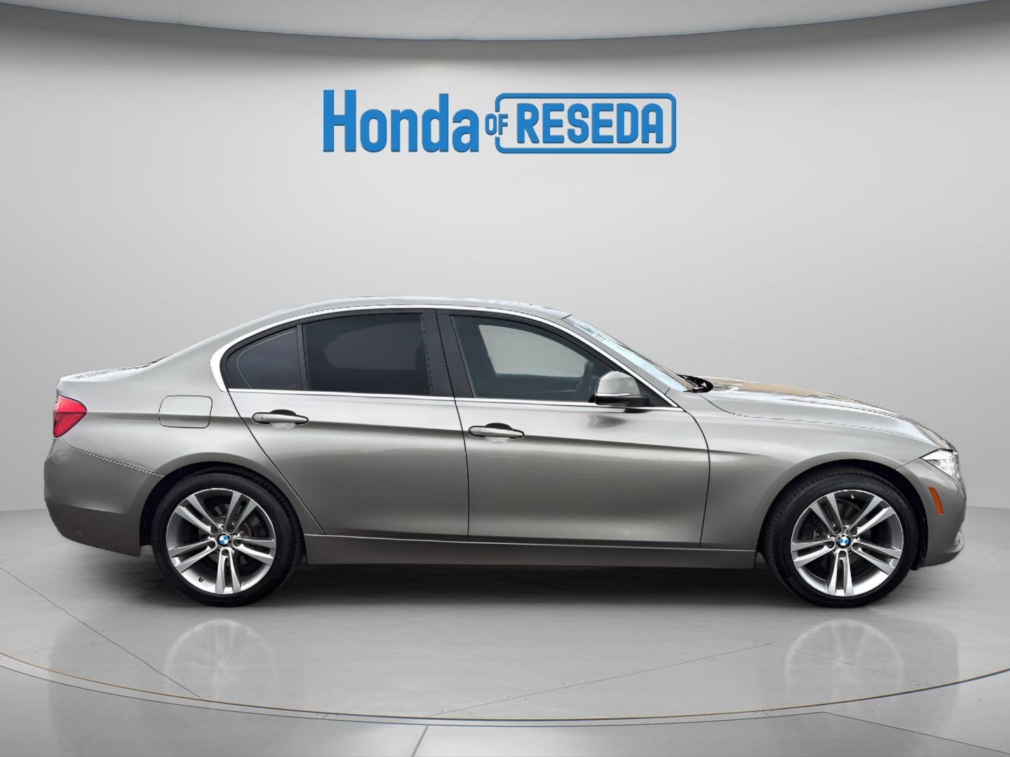 2018 BMW 3 Series 330i